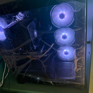 7800x3d 4060컴퓨터 팝니다.