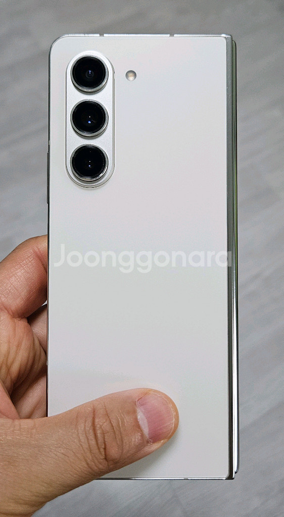 갤럭시 Z폴드5 크림 256GB A급 싸게 팝니다.--2