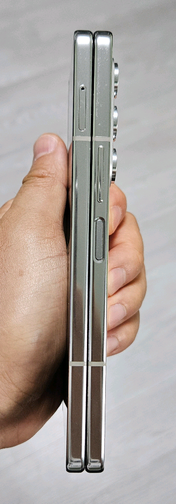 갤럭시 Z폴드5 크림 256GB A급 싸게 팝니다.--6