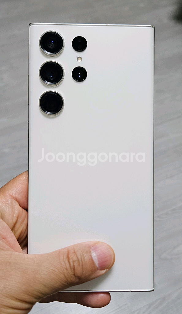갤럭시 S23울트라 크림 256GB 싸게 팝니다.--1