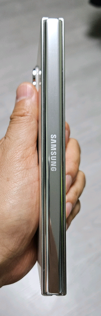 갤럭시 Z폴드5 크림 512GB A급 싸게 팝니다.--5