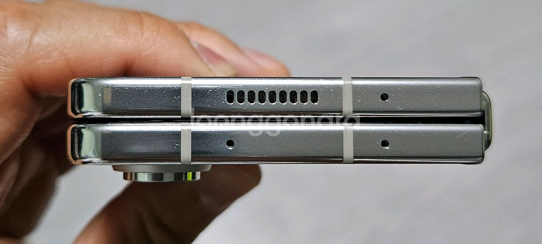 갤럭시 Z폴드5 크림 512GB A급 싸게 팝니다.--3
