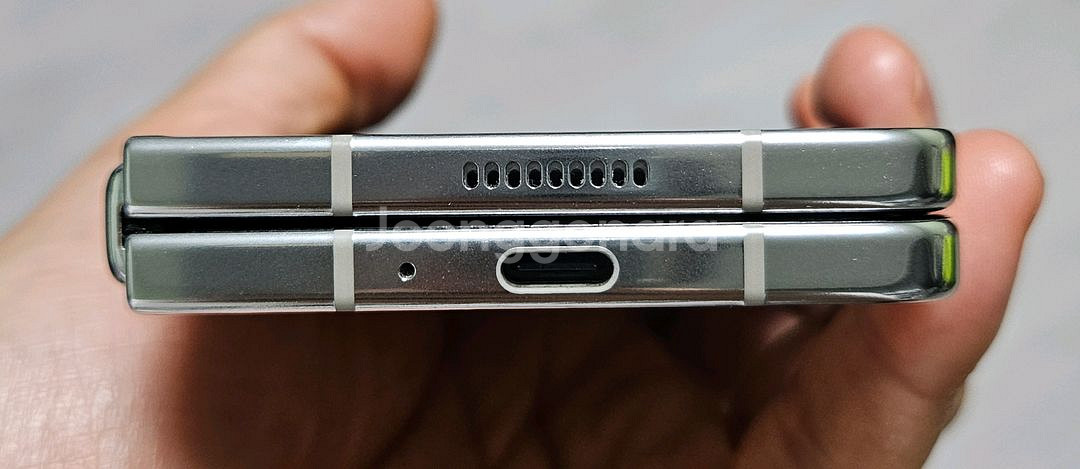 갤럭시 Z폴드5 크림 512GB A급 싸게 팝니다.--4
