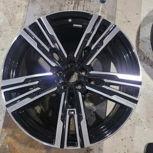 BMW G70 i7 신형7시리즈 908m 21인치 리어