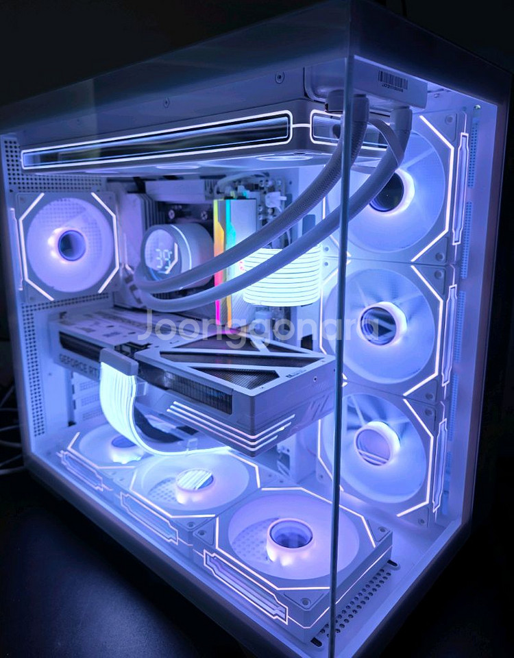 라이젠7 9800X3D RTX5080 본체 팝니다--1