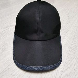 정품 남여공용 프라다 나일론 볼캡 M사이즈
