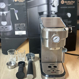 맥널티 커피 에스프레소 머신