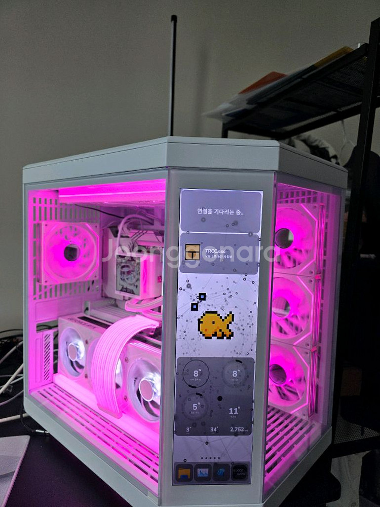 9800X3D RTX5080 화이트 어항본체 팝니다--2
