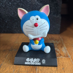 도라에몽 고양이 버전 헤드 뱅잉 피규어 인테리어 소품