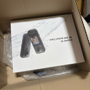 인스타360 x5 에센셜 팩 + 삼각대