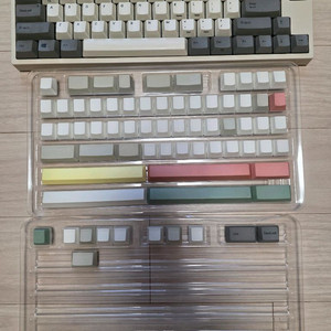 레오폴드 fc660c 팝니다