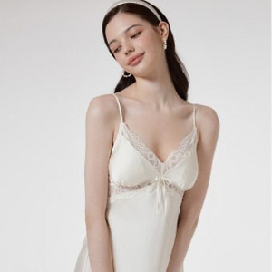 [세탁새상품]에블린 새틴 슬립 파자마 화이트 S