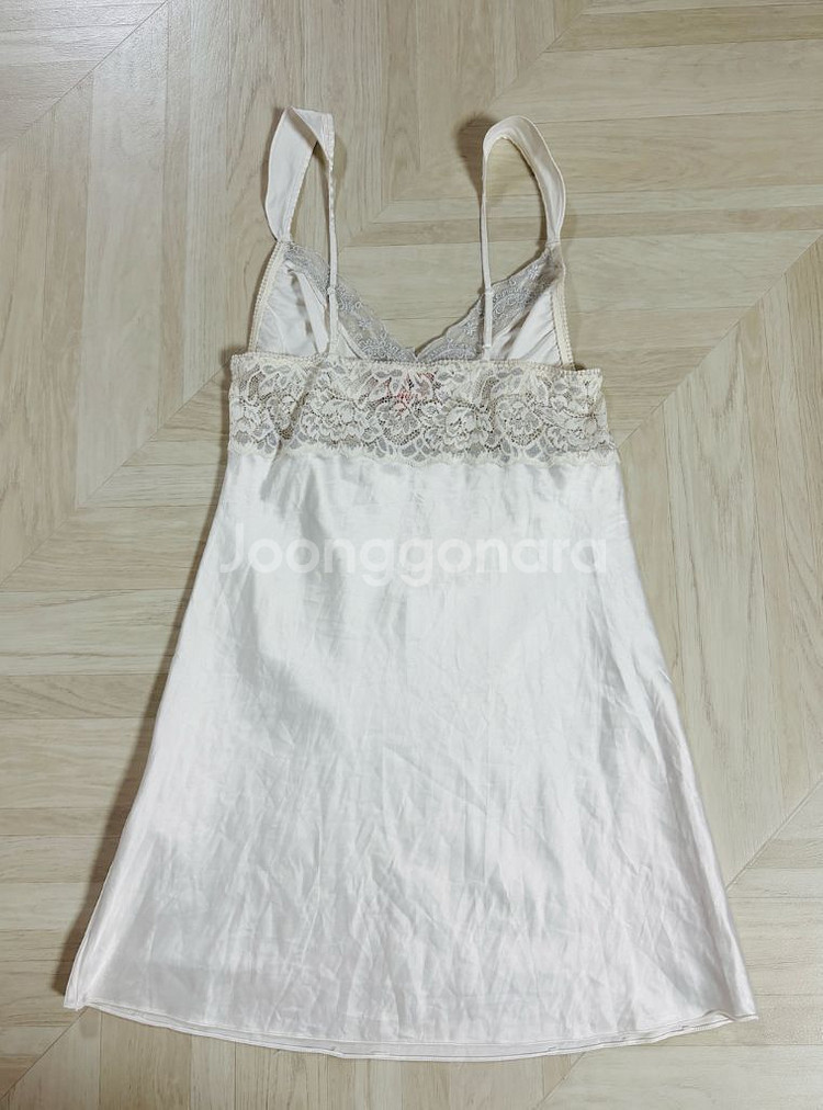 [세탁새상품]에블린 새틴 슬립 파자마 화이트 S--4