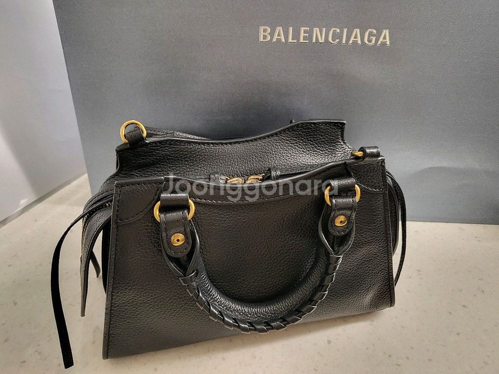 *마지막가격* (정품) 발렌시아가 네오 클래식 미니 탑--1