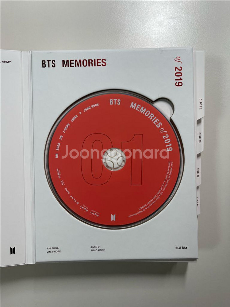 방탄 2019 메모리즈 블루레이--4