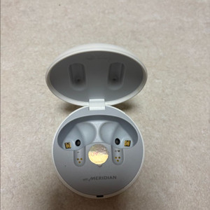 LG Tone Free 화이트 케이스