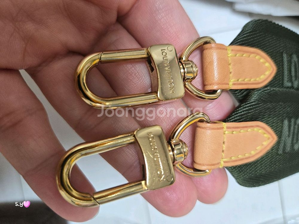 루이비통 멀티 포쉐트 악세수아 상태좋은 백화점 풀패키지--7