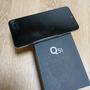 LG핸드폰 Q51 팝니다