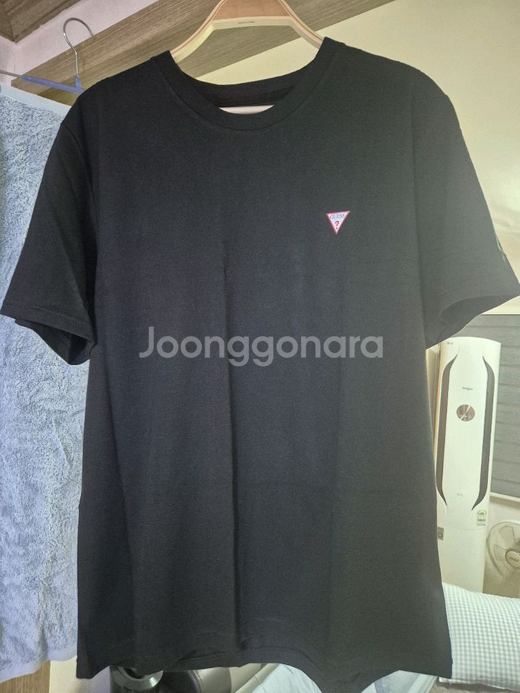 게스 반팔 티셔츠--1