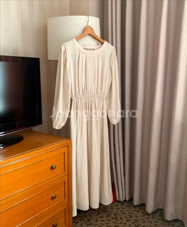 핀턱 퍼프 뒷버클 여신 롱원피스 새제품--7