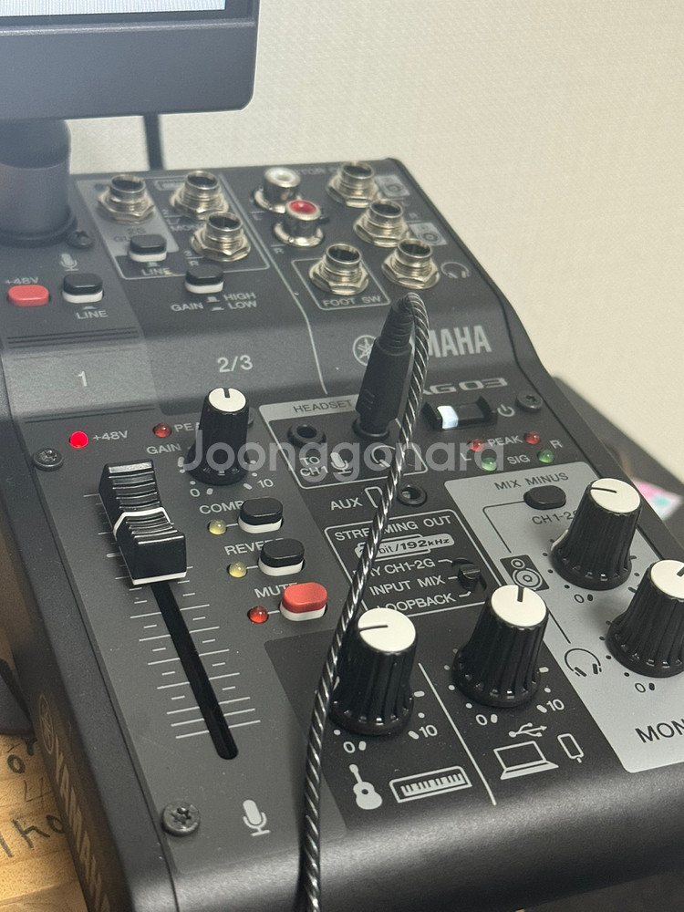 산 지 일주일 된 야마하 AG03MK2 판매합니다.--0