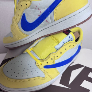 나이키 트래비스스캇 카나리 285