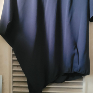 SOLEZIA 솔레지아 진주장식 포인트 네이비 블라우스