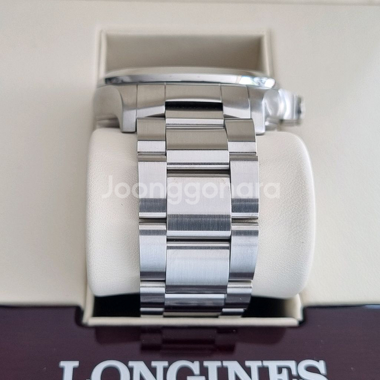 론진 콘퀘스트 V.H.P GMT 43mm 카본 다이얼--1