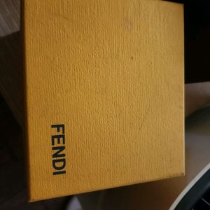 펜디 시계케이스