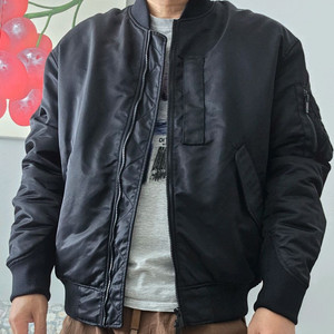 질샌더 유니콜라보 봄버 자켓 MA1 오리털 다운 항공점