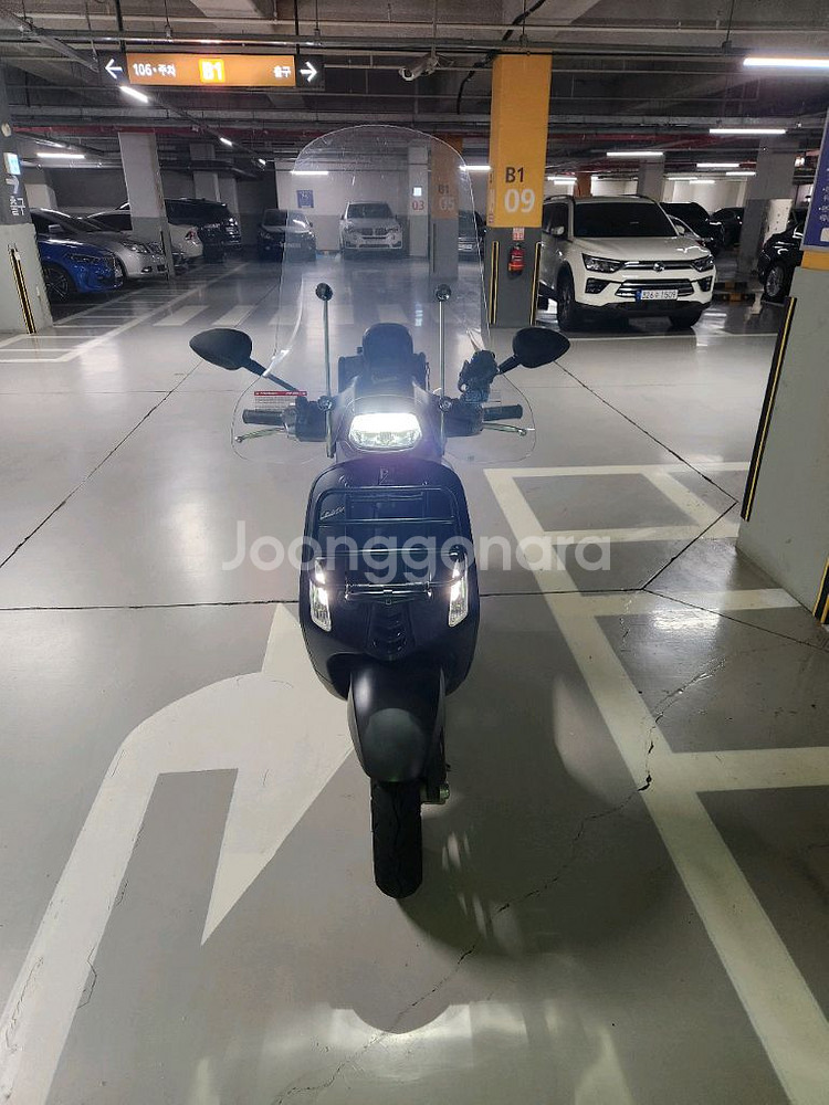2022년식 베스파 스프린트 무광블랙--0