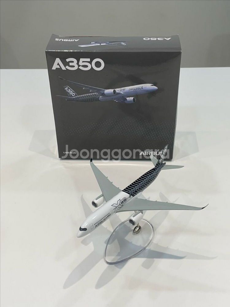 에어버스 A350 XWB 1:400 스케일 모형 새상품--0