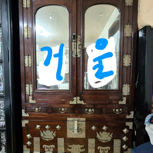 감나무로 만든 고가구 옷장