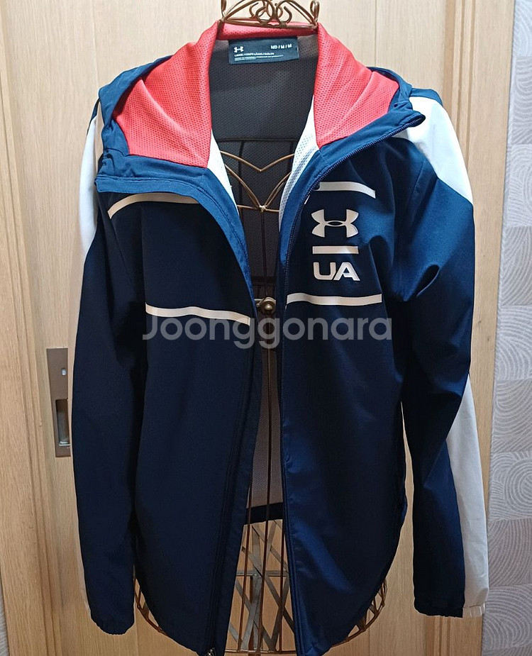 언더아머 후드 바람막이 점퍼 M size--1