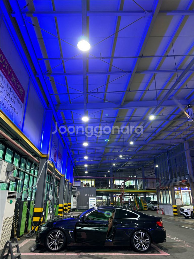 BMW 420d 럭셔리 쿠페 판매합니다.--4