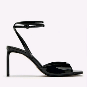 새상품<자라> 블랙 애나멜 오픈토 힐