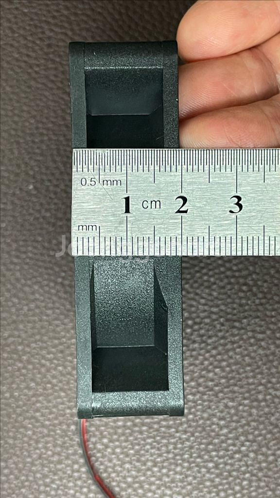쿨링팬 DC5V 0.2A 3개 팝니다.--3