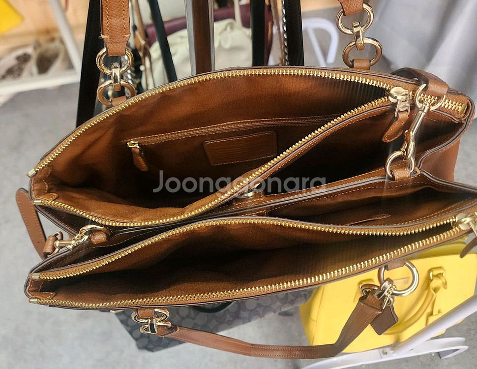 코치 가죽 토트백-정품--3