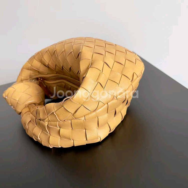 보테가 베테나 조디백 새상품 판매합니다--0