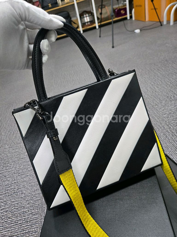 [특가][정품]오프화이트 토트 크로스백--1