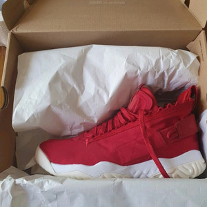 에어조던 프로토 리액트 285사이즈 새제품