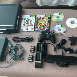 특별한 엑스박스 xbox360 + 키넥트셋 + 충전셋