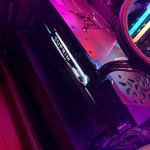 RTX 4090 슈프림x 로 5090 교환원함