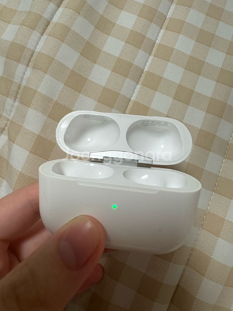 에어팟프로2 c타입 본체 팝니다!--5