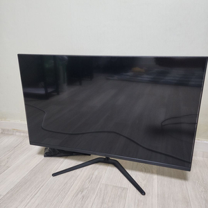 크로스오버320F5 32인치모니터