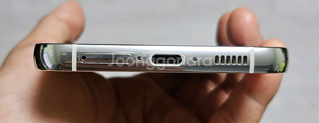 갤럭시 S23플러스 크림 256GB A급 싸게 팝니다.--3