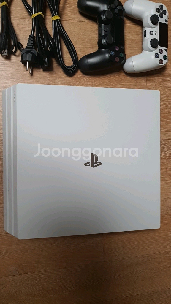PS4 프로 PS4 PRO 7117B 화이트 (1TB)--2
