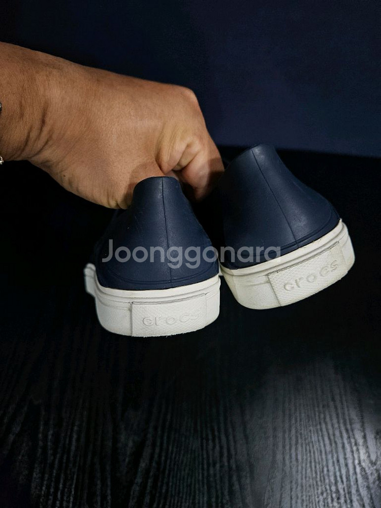크록스 네이비컬러 남성 255 첼리 슬립온--7