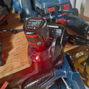 보쉬배터리N충전기 10.8V( 12V) 충전기미사용신품