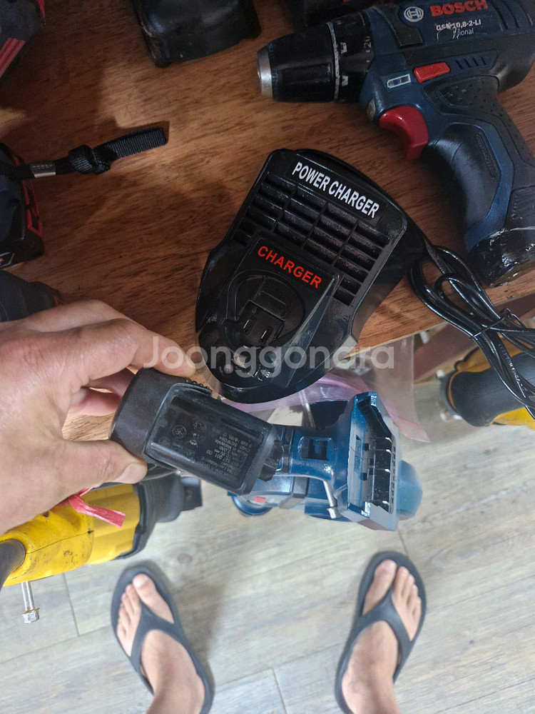 보쉬배터리N충전기 10.8V( 12V) 충전기미사용신품--3